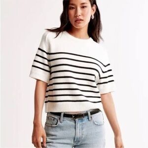 Abercrombie & Fitch Black Madeline Sweater